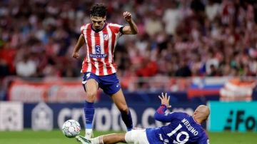 أتلتيكو مدريد يهزم مانشستر يونايتد بثنائية في دوري الأبطال أتلتيكو مدريد يهزم مانشستر يونايتد بثنائية في دوري الأبطال