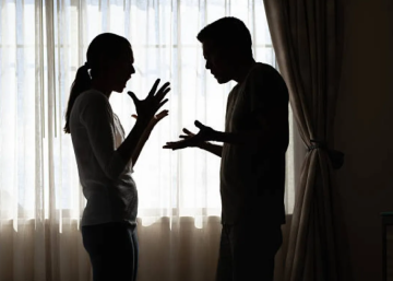 الحبس لسيدة طعنت زوجها بسكين مطبخ الحبس لسيدة طعنت زوجها بسكين مطبخ
