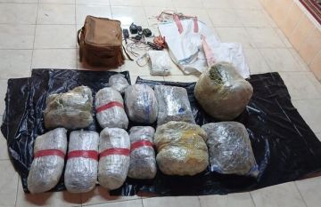 إحباط تهريب مخدرات إلى الأردن بواسطة بالونات موجهة إحباط تهريب مخدرات إلى الأردن بواسطة بالونات موجهة