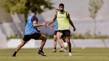 منتخب النشامى يواصل تحضيراته استعدادا لمواجهة فنزويلا وديا الثلاثاء منتخب النشامى يواصل تحضيراته استعدادا لمواجهة فنزويلا وديا الثلاثاء