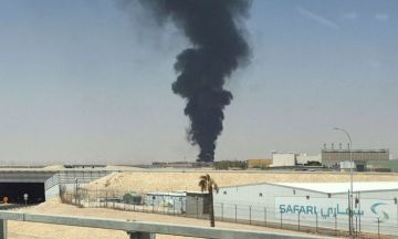 السعودية: مقتل 3 مواطنين باعتداءين استهدفا مطار الملك خالد السعودية: مقتل 3 مواطنين باعتداءين استهدفا مطار الملك خالد