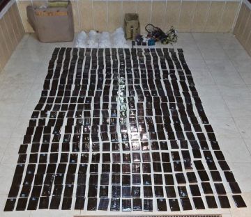الجيش يحبط محاولة تهريب مخدرات بواسطة بالونات موجهة صور الجيش يحبط محاولة تهريب مخدرات بواسطة بالونات موجهة صور