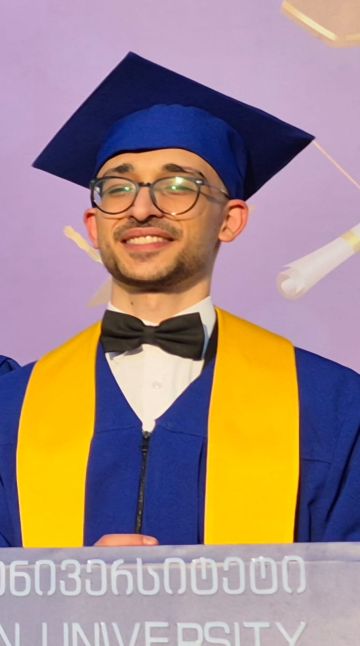 تهنئة للدكتور احمد اليافاوي بمناسبة التخرج تهنئة للدكتور احمد اليافاوي بمناسبة التخرج