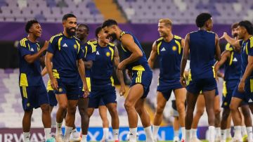 ضربة لمشروع الأصفر .. 4 خسائر مرعبة يهدد بها برشلونة النصر السعودي ضربة لمشروع الأصفر .. 4 خسائر مرعبة يهدد بها برشلونة النصر السعودي