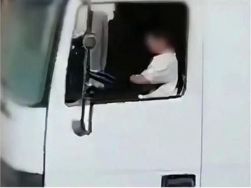 500 دينار وحجز المركبة غرامة القيادة تحت السن القانونية 500 دينار وحجز المركبة غرامة القيادة تحت السن القانونية