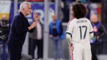 أشاد به أمام الجميع ..  مورينيو يفاجئ نجم ريال مدريد في غرفة الملابس