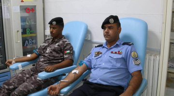 الأمن العام ينظم حملة للتبرع بالدم دعما لمصابي جريمة الكرك الأمن العام ينظم حملة للتبرع بالدم دعما لمصابي جريمة الكرك