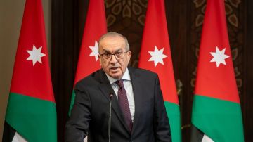 أبو السمن: قطاع الإسكان والتطوير الحضري يحظى باهتمام ملكي أبو السمن: قطاع الإسكان والتطوير الحضري يحظى باهتمام ملكي