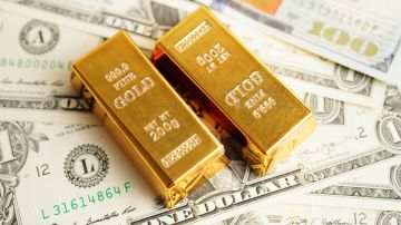 الذهب يتراجع مع تعزيز بيانات التضخم الأميركية الذهب يتراجع مع تعزيز بيانات التضخم الأميركية