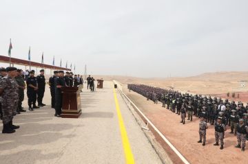 مدير الأمن العام يتابع تمرين السيف القاطع لسرايا الرد السريع مدير الأمن العام يتابع تمرين السيف القاطع لسرايا الرد السريع