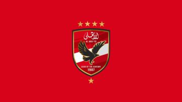 الأهلي يتصدر الدوري المصري بفوزه على الزمالك
