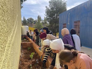 مركز شابات القويسمة ينفذ مبادرة لزراعة الأعشاب العطرية مركز شابات القويسمة ينفذ مبادرة لزراعة الأعشاب العطرية