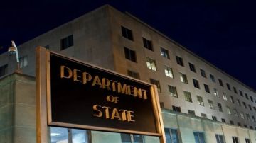 واشنطن تأمر موظفي سفارتها في الرياض وعائلاتهم بمغادرة السعودية واشنطن تأمر موظفي سفارتها في الرياض وعائلاتهم بمغادرة السعودية