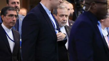 عراقجي: نتوقع ردا أميركيا اليوم على مقترح إعادة فتح هرمز عراقجي: نتوقع ردا أميركيا اليوم على مقترح إعادة فتح هرمز