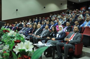 إنجاز وطني بمعايير عالمية .. الشرق الأوسط تعزز حضور الأردن على خارطة التميز باعتمادية AACSB وFIBAA إنجاز وطني بمعايير عالمية .. الشرق الأوسط تعزز حضور الأردن على خارطة التميز باعتمادية AACSB وFIBAA