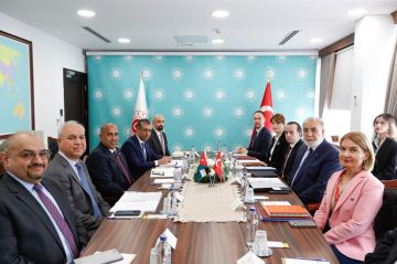 الأردن وتركيا تبحثان تعزيز التعاون الثنائي والتطورات الإقليمية والدولية الأردن وتركيا تبحثان تعزيز التعاون الثنائي والتطورات الإقليمية والدولية