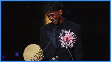 للعام الثالث تواليا ..  يامال يفوز بجائزة أفضل لاعب شاب بالعالم