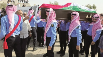الجالية الأردنية في بريطانيا تنظم وقفة شموع تضامنا مع أسر شهداء حادثة الكرك الجالية الأردنية في بريطانيا تنظم وقفة شموع تضامنا مع أسر شهداء حادثة الكرك