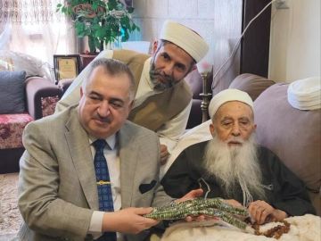 السفير العراقي يزور كبير الواعظين في الأردن الشيخ الخضري السفير العراقي يزور كبير الواعظين في الأردن الشيخ الخضري