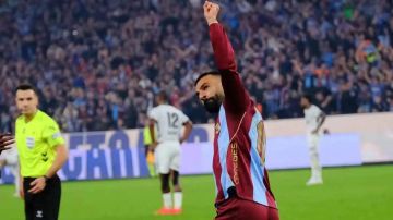 35%  ..  محمد صلاح يسخر من رئيس بشكتاش