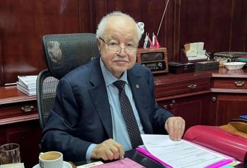 فيديو - أبو غزالة: العطلة مضرة للصحة .. وأريد أن أعمل حتى آخر نفس فيديو - أبو غزالة: العطلة مضرة للصحة .. وأريد أن أعمل حتى آخر نفس