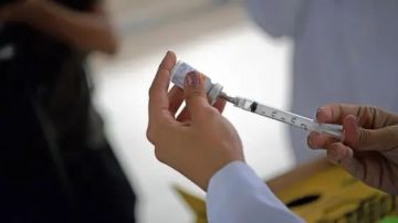 لقاح الإنفلونزا .. لماذا تحتاج إلى جرعة جديدة كل عام؟ لقاح الإنفلونزا .. لماذا تحتاج إلى جرعة جديدة كل عام؟