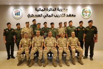 تخريج دورتي المالية التقدمية والمالية التأسيسية للضباط في معهد التدريب المالي العسكري تخريج دورتي المالية التقدمية والمالية التأسيسية للضباط في معهد التدريب المالي العسكري