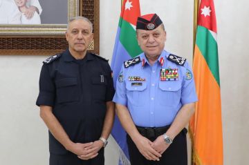 ترفيع العميد رامي الدباس إلى رتبة لواء وإحالته للتقاعد ترفيع العميد رامي الدباس إلى رتبة لواء وإحالته للتقاعد
