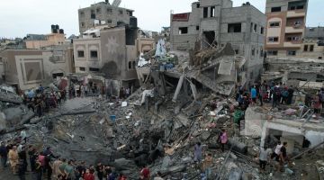 3 شهداء بينهم طفلان بقصف للاحتلال على غزة وخانيونس 3 شهداء بينهم طفلان بقصف للاحتلال على غزة وخانيونس