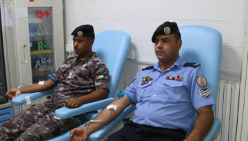 الأمن العام ينظم حملة للتبرع بالدم دعما لمصابي جريمة الكرك الأمن العام ينظم حملة للتبرع بالدم دعما لمصابي جريمة الكرك