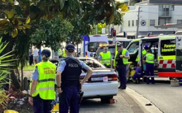 أستراليا.. سيارة تصدم حشدا من مشجعي الرجبي وتصيب 9 أشخاص أستراليا.. سيارة تصدم حشدا من مشجعي الرجبي وتصيب 9 أشخاص