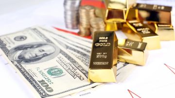 الذهب يترقب بيانات أميركية جديدة .. والدولار يتراجع الذهب يترقب بيانات أميركية جديدة .. والدولار يتراجع