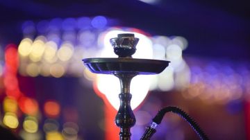 محافظ جرش يشكل لجنتين لمنع تقديم الأرجيلة في الأماكن العامة !!