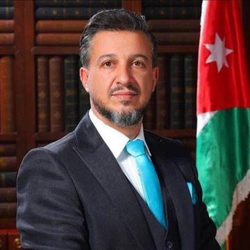 الدكتور محمد حسن الطراونة يدخل المستشفى إثر وعكة صحية ألمت به الدكتور محمد حسن الطراونة يدخل المستشفى إثر وعكة صحية ألمت به