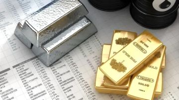 الذهب يرتفع مع تراجع النفط والدولار والتركيز على بيانات التضخم الأميركية الذهب يرتفع مع تراجع النفط والدولار والتركيز على بيانات التضخم الأميركية