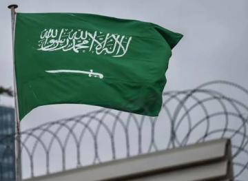  عاجل الحرب تتسع.. الحوثيون يعلنون استهداف وزارة الدفاع السعودية في قلب الرياض