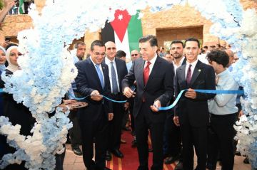 رئيس جامعة العلوم والتكنولوجيا ومجلس العمداء باستقبال الطلبة المستجدين رئيس جامعة العلوم والتكنولوجيا ومجلس العمداء باستقبال الطلبة المستجدين