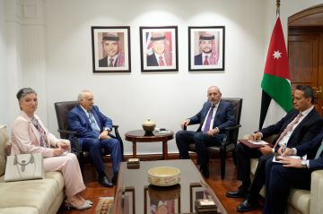 الصفدي يستقبل وزير الثقافة اللبناني الصفدي يستقبل وزير الثقافة اللبناني