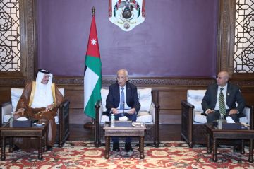 العيسوي: الملك يضع أمن الأردنيين وكرامتهم في صدارة أولوياته .. وسلامتهم خط أحمر العيسوي: الملك يضع أمن الأردنيين وكرامتهم في صدارة أولوياته .. وسلامتهم خط أحمر