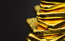 الذهب يرتفع لأعلى مستوى في أسبوع مع انخفاض أسعار النفط