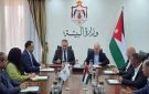 اتفاقية أردنية لإعادة تأهيل شاليهات الموجب وتعزيز السياحة البيئية