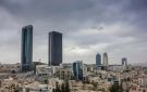 طقس معتدل واحتمال زخات مطرية متفرقة اليوم