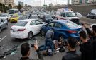  نادى أبناءه ليتفرجوا علي .. أردني فقد يده ورجله يروي قسوة التجمهر بعد حادث مروع