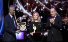 افتتاح مهرجان الموسيقى العربية .. بكاء زوجة هاني شاكر والأوبرا تخلد ذكراه بتمثال