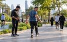 فوائد غير متوقعة: لماذا ينصح الأطباء بممارسة المشي إلى الخلف؟