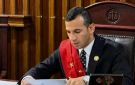 انكشاف حيلة الوشاح القضائي .. الحكم بالسجن 10 سنوات لـ القاضي المزيف 