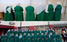 جدل بعد طلب التربية شطب صورة كاللؤلؤ المكنون للزي الشرعي في مدرسة