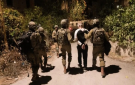 قوات الاحتلال تعتقل 22 فلسطينيا في الضفة الغربية