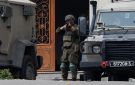 الاحتلال الإسرائيلي يواصل عدوانه على الخليل ويجبر عائلات جديدة على النزوح لليوم الثامن