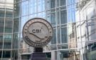 العراق يخفض قيمة الدينار أمام الدولار وسط ضغوط على إيرادات النفط